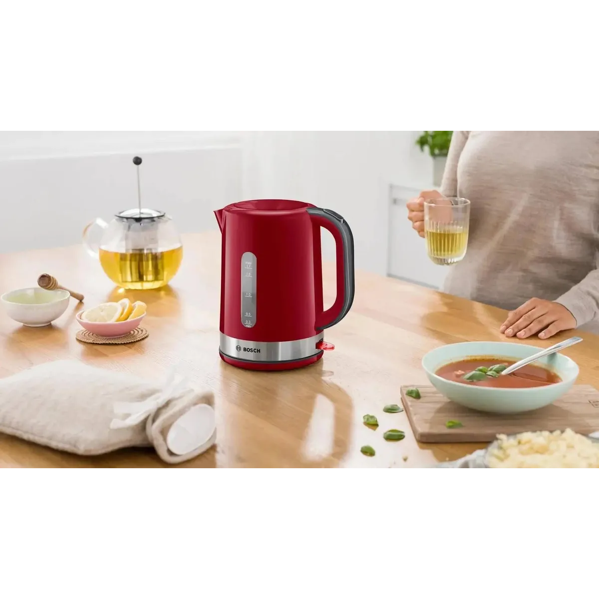Электрочайник Bosch TWK6A514 красный — фотография 3