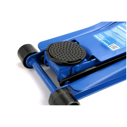 Домкрат подкатной AE&T T31703 двухнасосный низкий 3 т