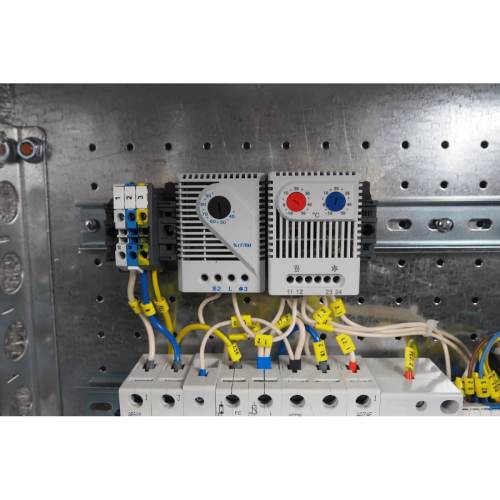 Шкаф коммутационный ЦМО ШТВ-Н-18.6.5-4ААА-Т2 настенный 18U 600x500мм серый